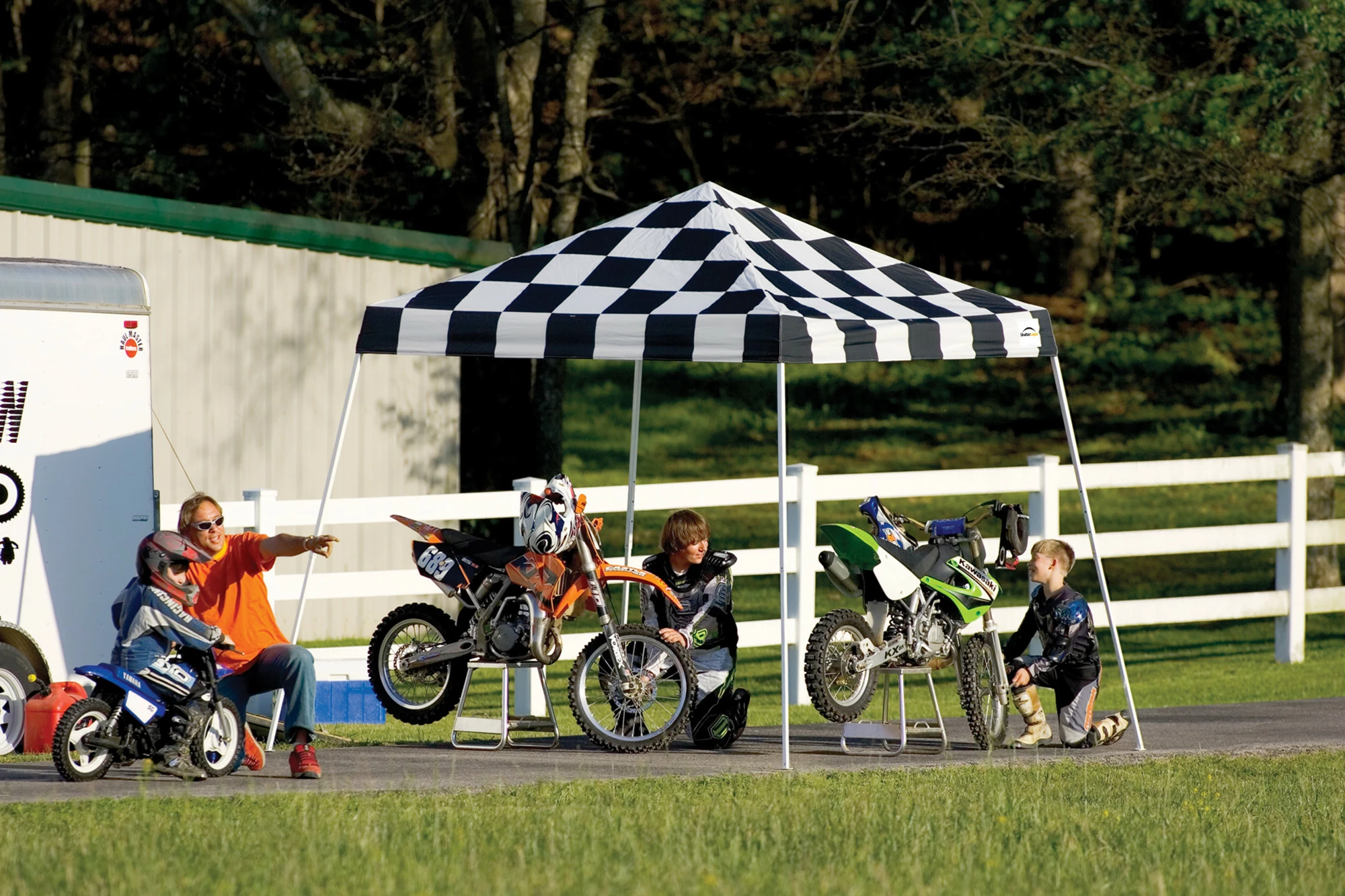 ShelterLogic Pop-Up Canopy HD® Slant - 10-ft X 10-ft - Checkered 4 ShelterLogic Pop-Up Canopy HD® Slant - 10-ft X 10-ft - Checkered - Image 2